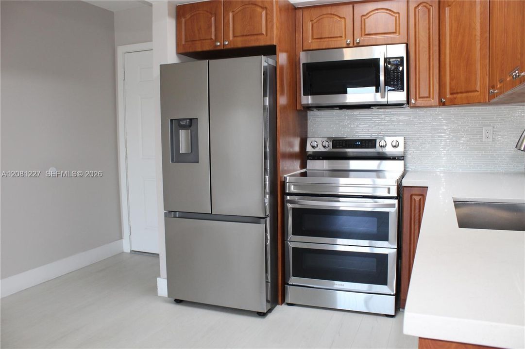 En Venta: $265,000 (2 camas, 1 baños, 943 Pies cuadrados)