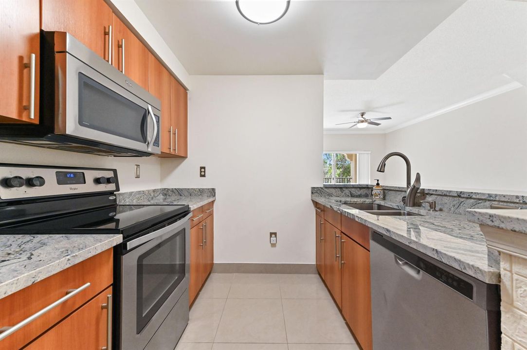 14 Kitchen 03