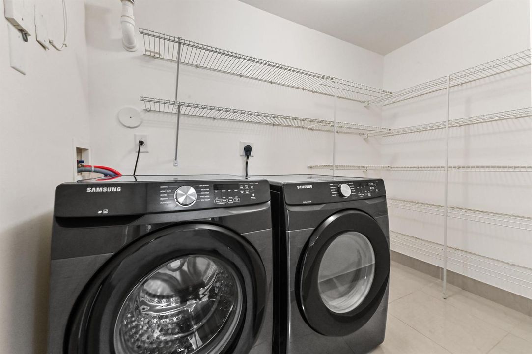 21 Laundry room 01