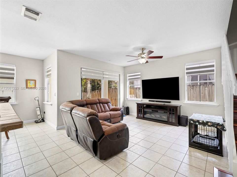 For Sale: $869,999 (4 beds, 2 baths, 2372 Square Feet)