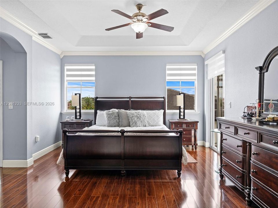 For Sale: $869,999 (4 beds, 2 baths, 2372 Square Feet)