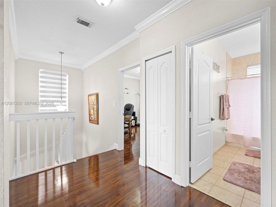 For Sale: $869,999 (4 beds, 2 baths, 2372 Square Feet)