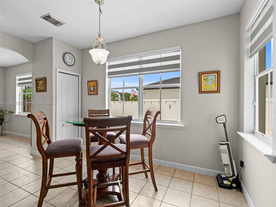For Sale: $869,999 (4 beds, 2 baths, 2372 Square Feet)