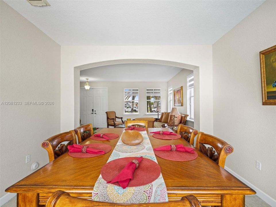 For Sale: $869,999 (4 beds, 2 baths, 2372 Square Feet)