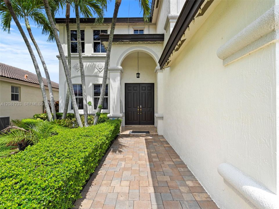 For Sale: $869,999 (4 beds, 2 baths, 2372 Square Feet)