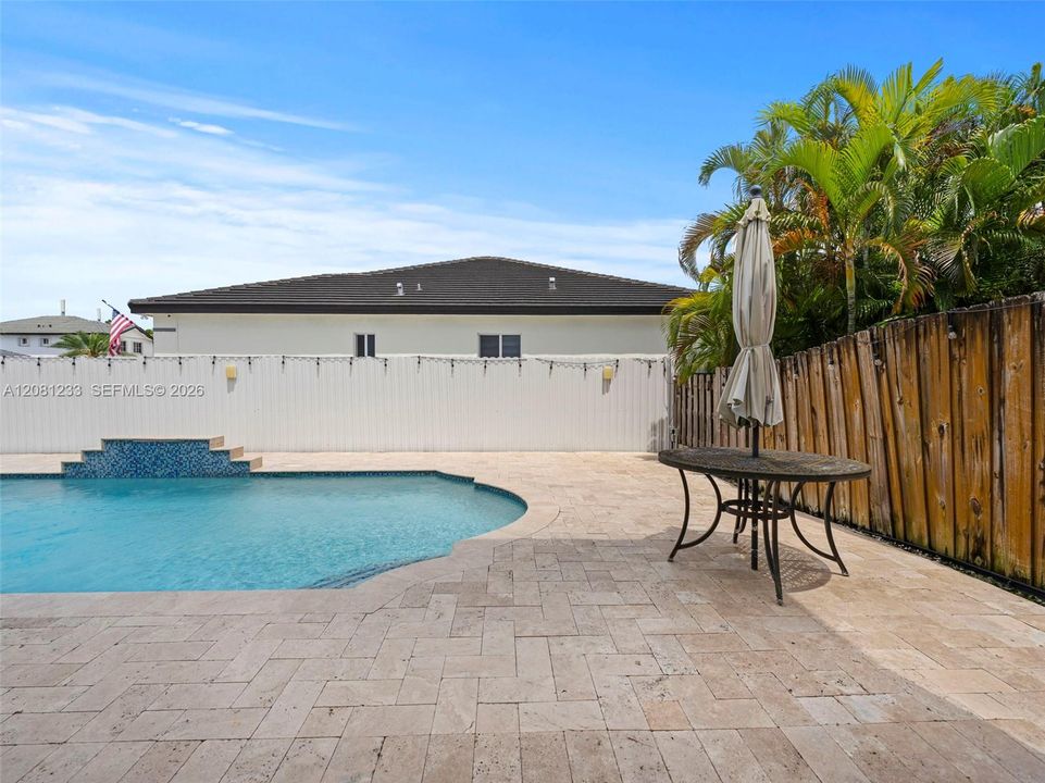 For Sale: $869,999 (4 beds, 2 baths, 2372 Square Feet)