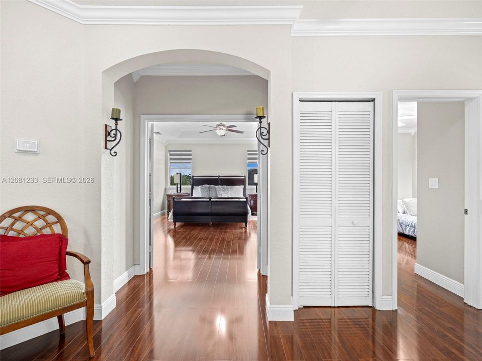 For Sale: $869,999 (4 beds, 2 baths, 2372 Square Feet)