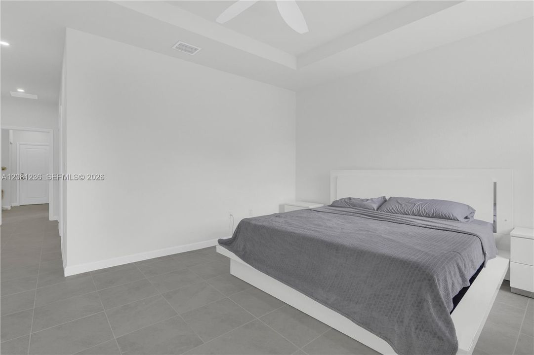En Renta: $4,300 (4 camas, 3 baños, 2412 Pies cuadrados)