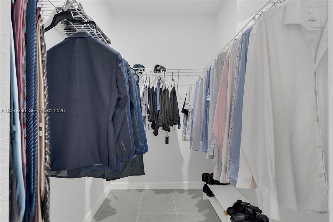 En Renta: $4,300 (4 camas, 3 baños, 2412 Pies cuadrados)