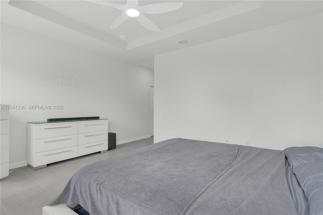 En Renta: $4,300 (4 camas, 3 baños, 2412 Pies cuadrados)