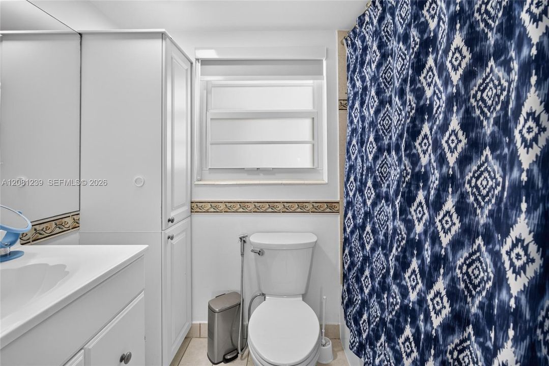For Sale: $310,000 (2 beds, 2 baths, 1075 Square Feet)