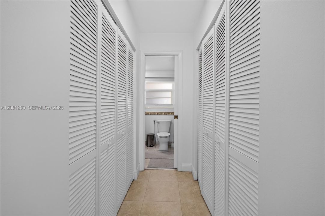 For Sale: $310,000 (2 beds, 2 baths, 1075 Square Feet)