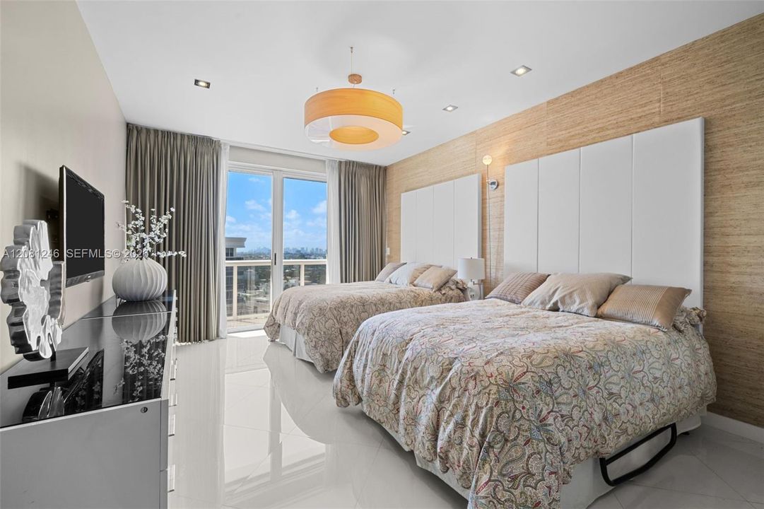For Sale: $3,200,000 (2 beds, 2 baths, 2250 Square Feet)