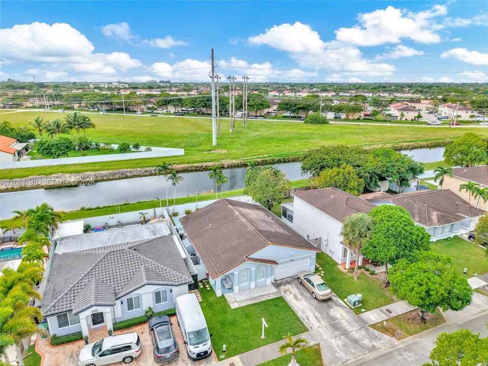 For Sale: $669,999 (4 beds, 3 baths, 1616 Square Feet)