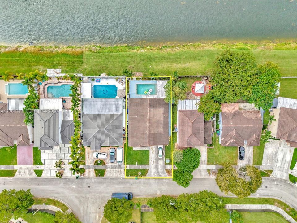 For Sale: $669,999 (4 beds, 3 baths, 1616 Square Feet)