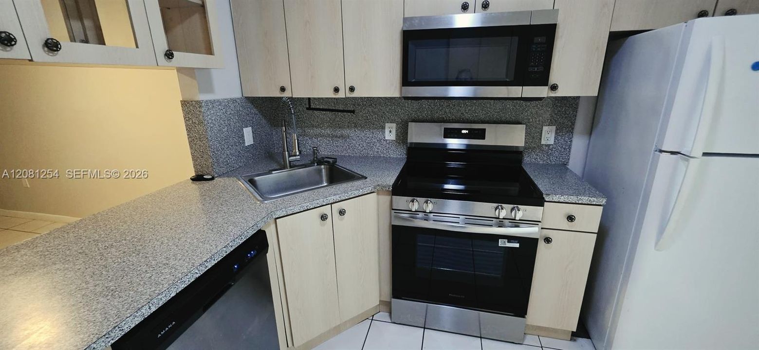 En Renta: $2,100 (2 camas, 2 baños, 812 Pies cuadrados)