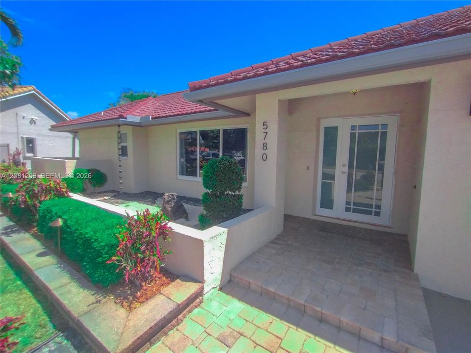 В аренду: $4,785 (4 спален, 2 ванн, 2343 Квадратных фут)