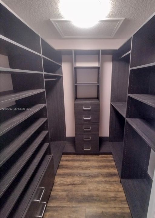 В аренду: $4,785 (4 спален, 2 ванн, 2343 Квадратных фут)