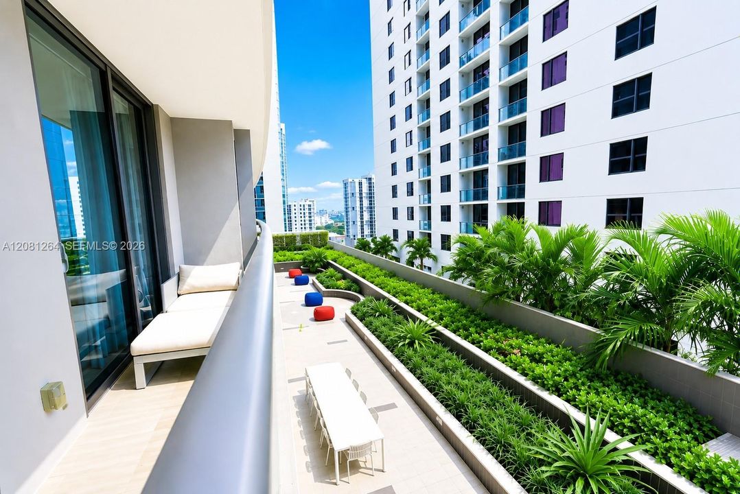 For Rent: $6,000 (2 beds, 2 baths, 926 Square Feet)