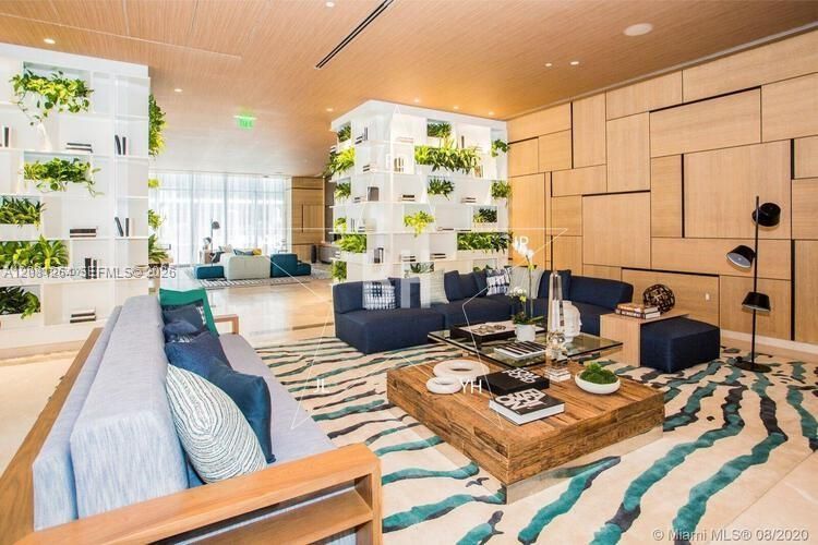 For Rent: $6,000 (2 beds, 2 baths, 926 Square Feet)