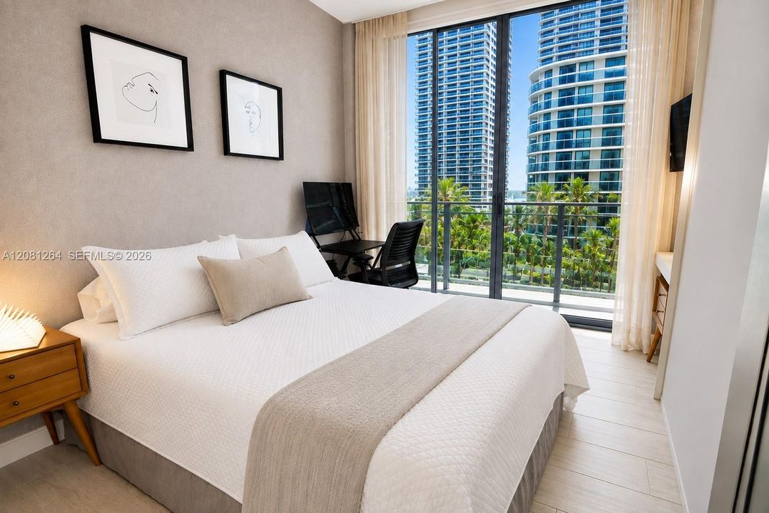 For Rent: $6,000 (2 beds, 2 baths, 926 Square Feet)