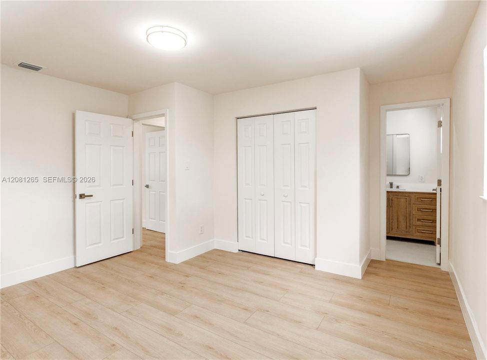 For Sale: $555,000 (3 beds, 2 baths, 1040 Square Feet)