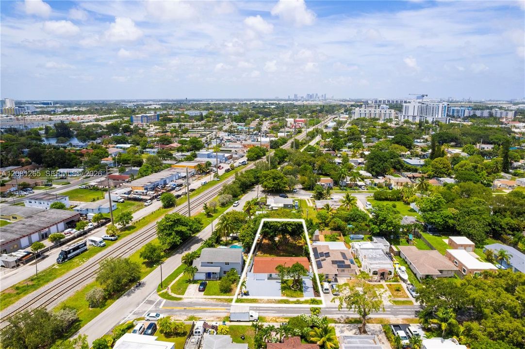 For Sale: $555,000 (3 beds, 2 baths, 1040 Square Feet)
