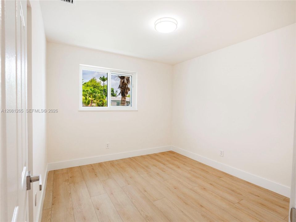 For Sale: $555,000 (3 beds, 2 baths, 1040 Square Feet)