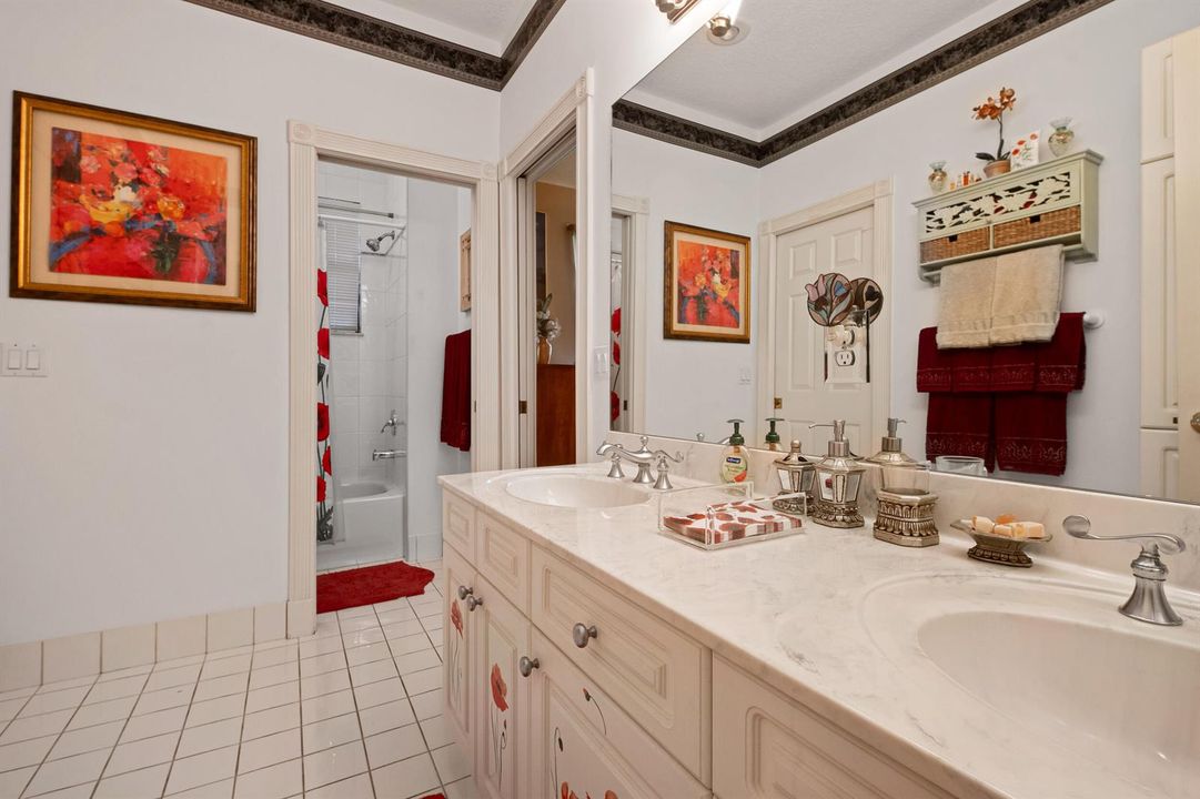 38_accutour_02 2191-sw-131st-terrace-038