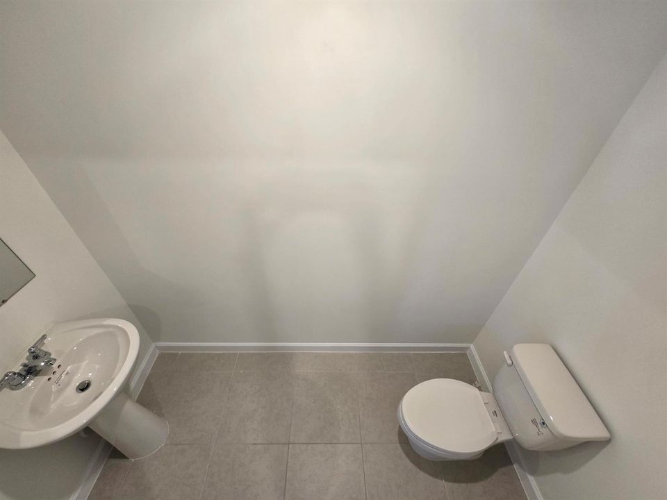 1000472340