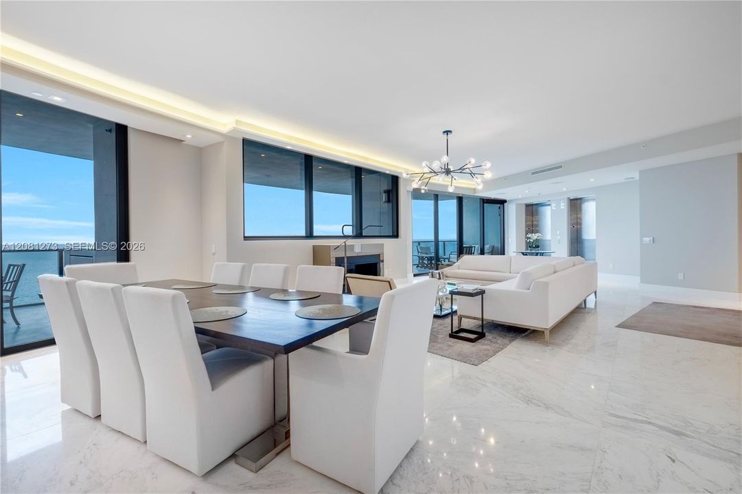 En Venta: $4,700,000 (4 camas, 4 baños, 3555 Pies cuadrados)