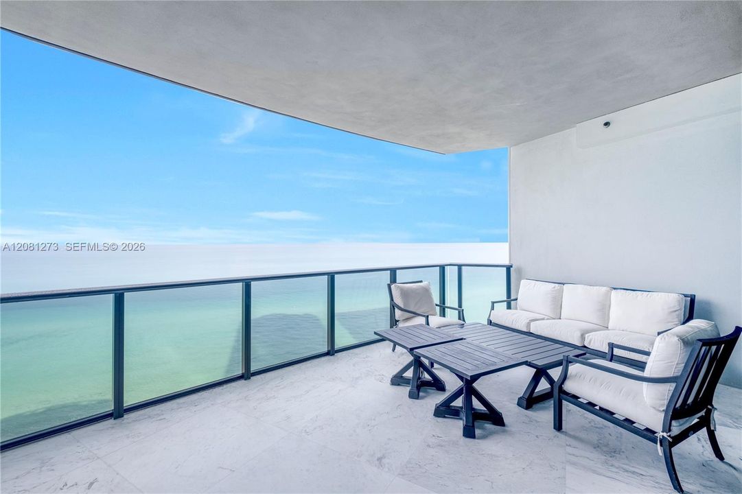 En Venta: $4,700,000 (4 camas, 4 baños, 3555 Pies cuadrados)