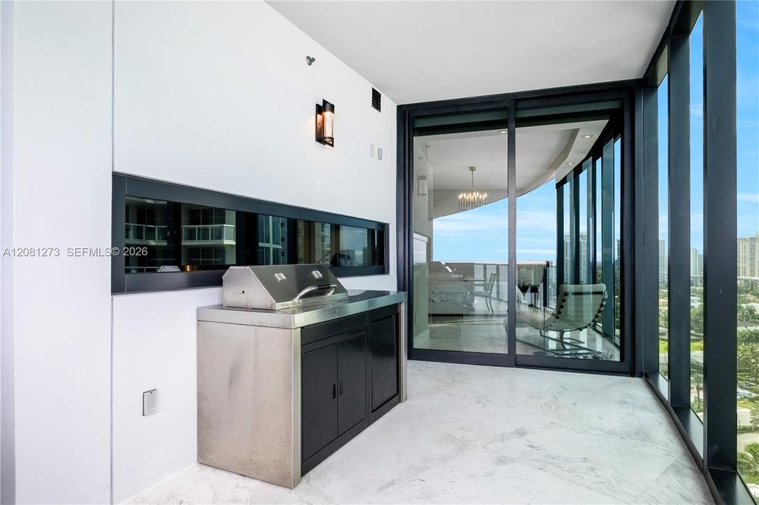 En Venta: $4,700,000 (4 camas, 4 baños, 3555 Pies cuadrados)