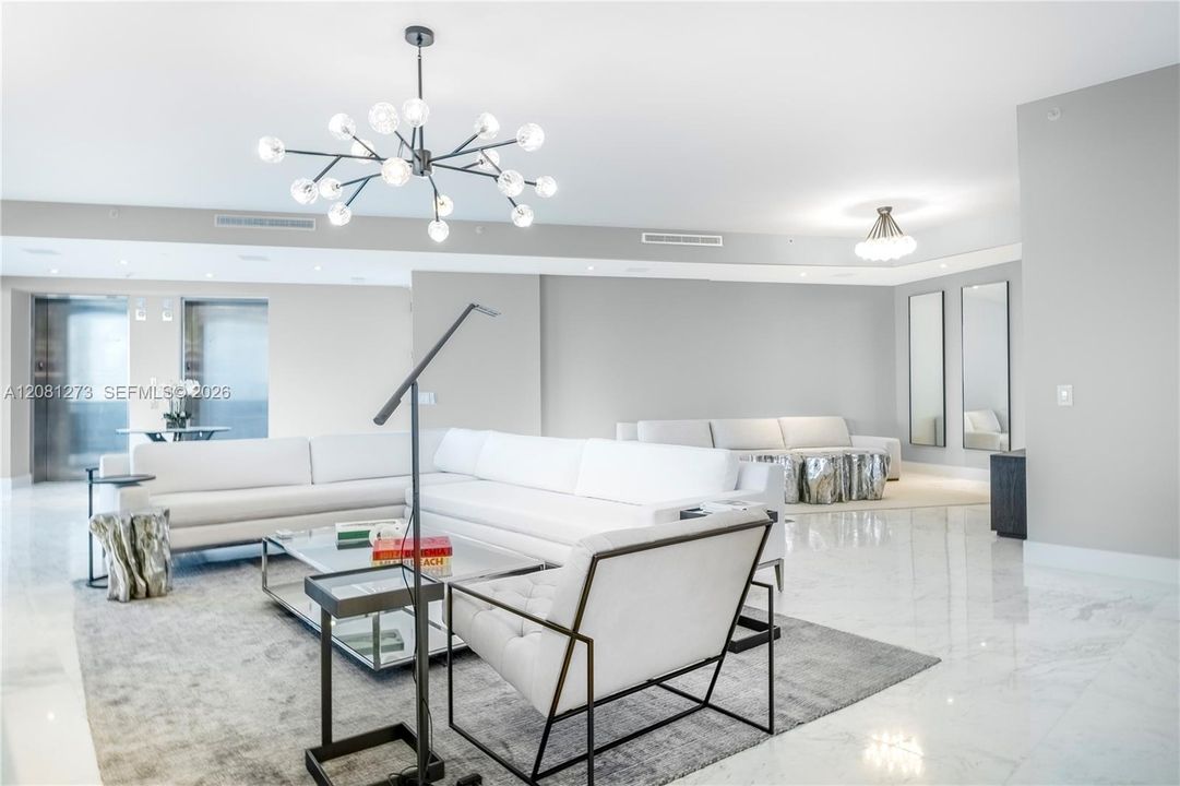 En Venta: $4,700,000 (4 camas, 4 baños, 3555 Pies cuadrados)