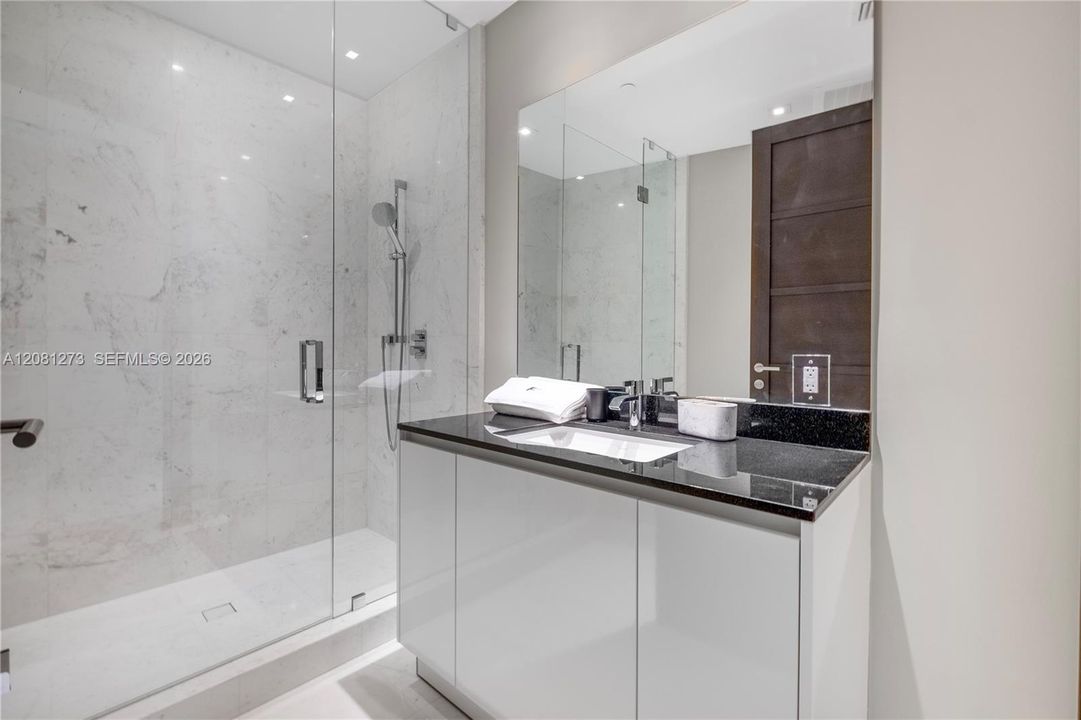 En Venta: $4,700,000 (4 camas, 4 baños, 3555 Pies cuadrados)