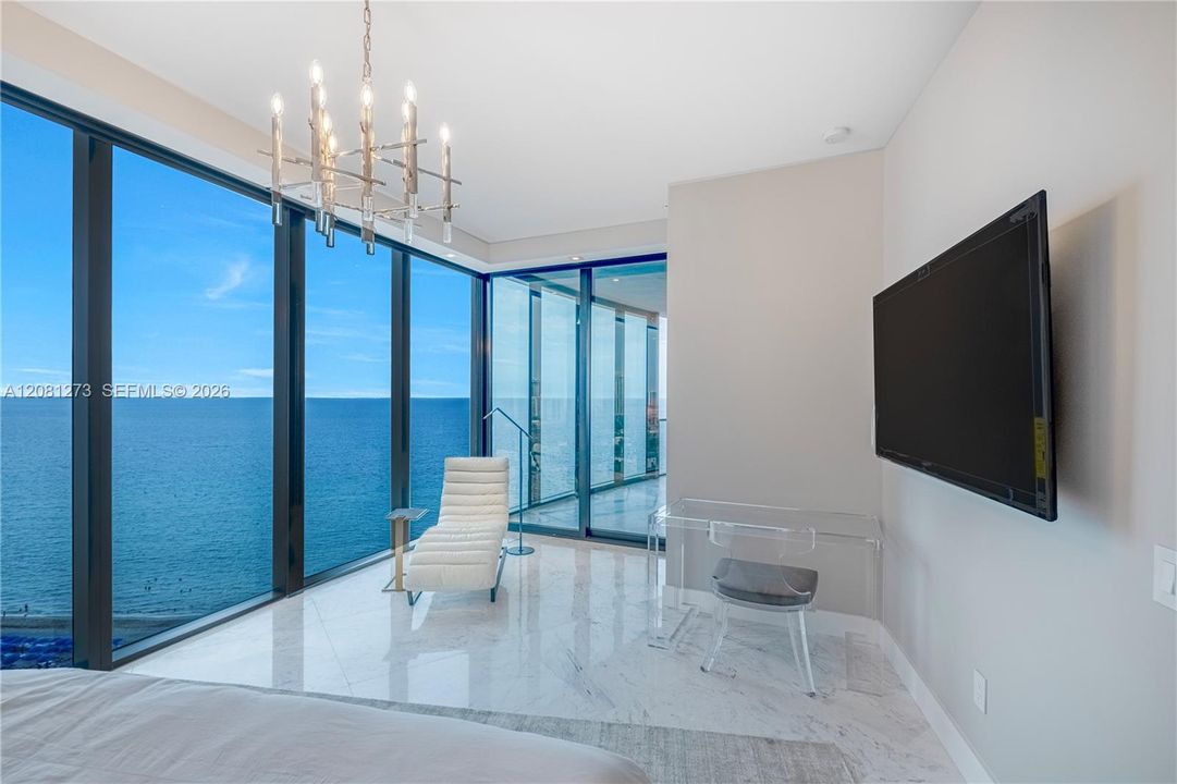 En Venta: $4,700,000 (4 camas, 4 baños, 3555 Pies cuadrados)