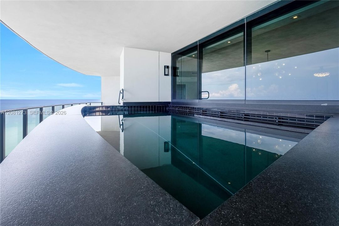 En Venta: $4,700,000 (4 camas, 4 baños, 3555 Pies cuadrados)