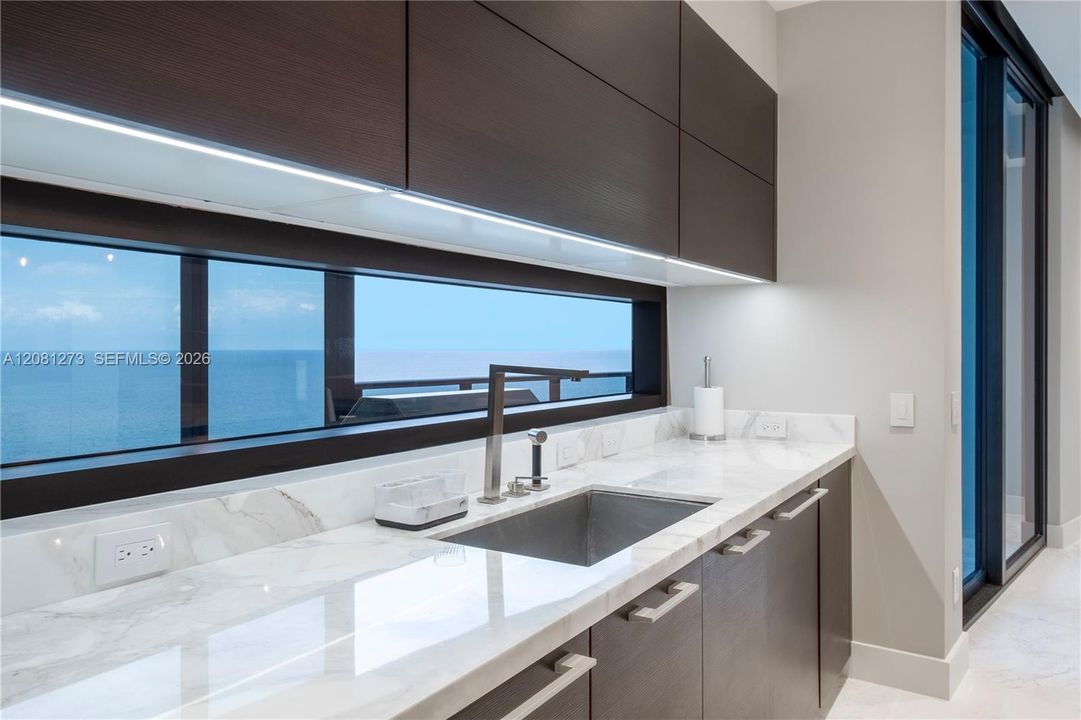 En Venta: $4,700,000 (4 camas, 4 baños, 3555 Pies cuadrados)