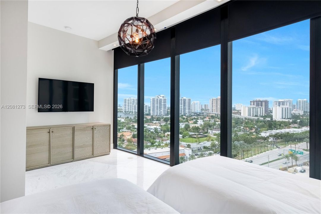 En Venta: $4,700,000 (4 camas, 4 baños, 3555 Pies cuadrados)