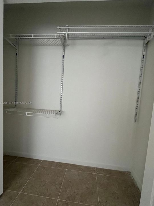For Rent: $1,700 (2 beds, 1 baths, 720 Square Feet)