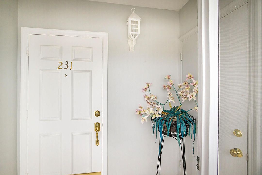29_700_NE_Harbour_Terrace_Unit_23129_mls