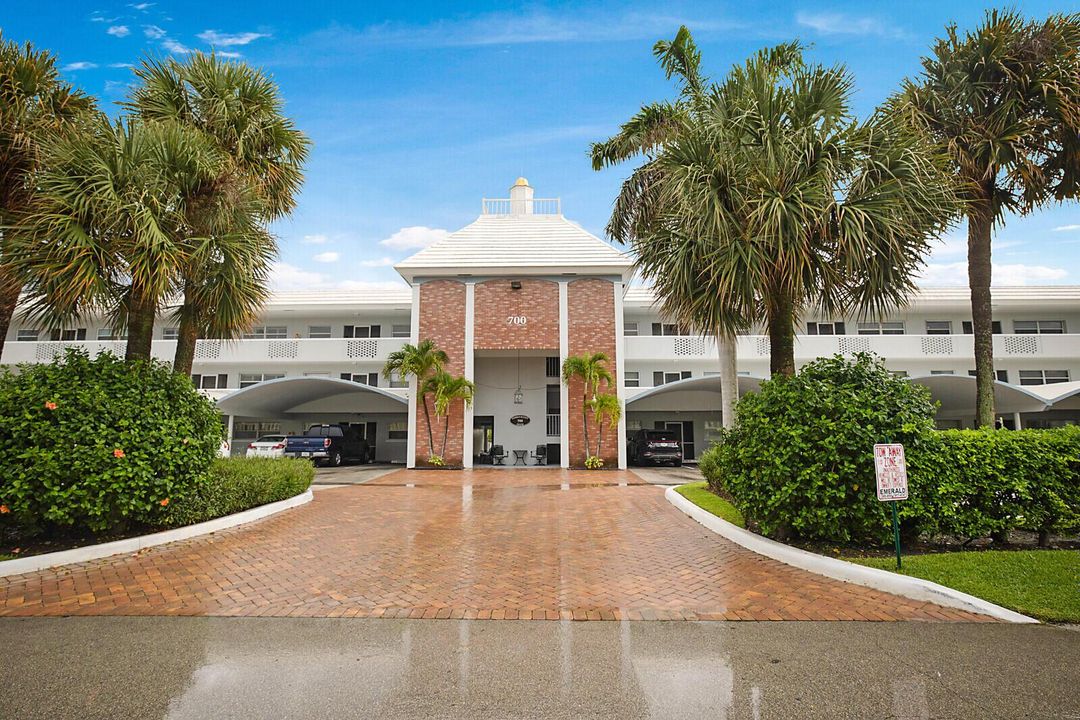 01_700_NE_Harbour_Terrace_Unit_2311_mls