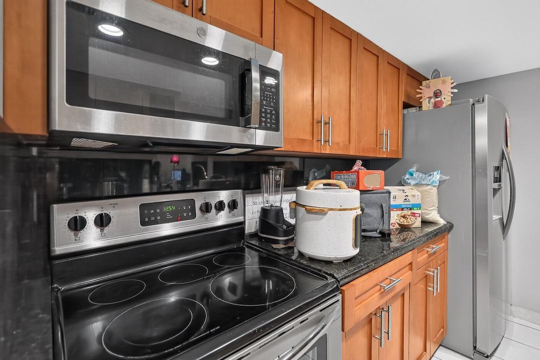 18_3254_N_Pine_Island_Rd-Kitchen-0081