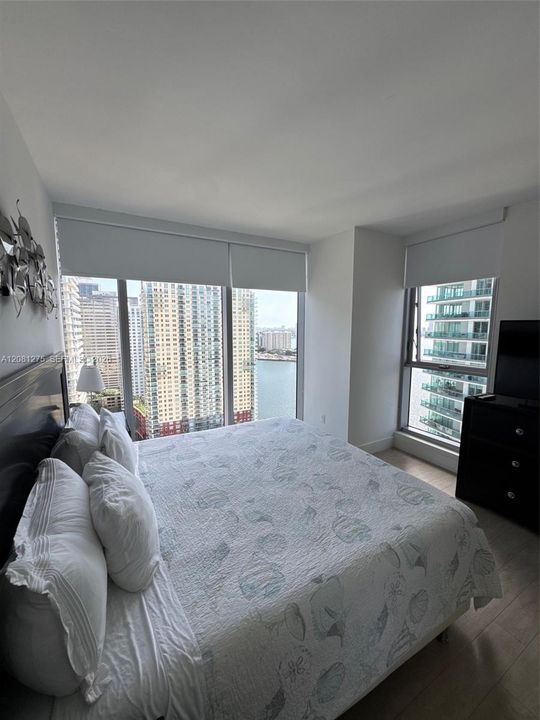 В аренду: $5,900 (2 спален, 2 ванн, 1012 Квадратных фут)