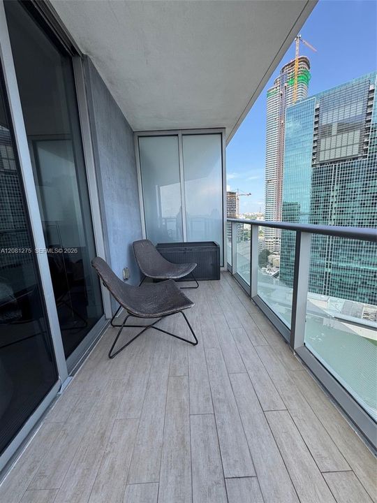 В аренду: $5,900 (2 спален, 2 ванн, 1012 Квадратных фут)