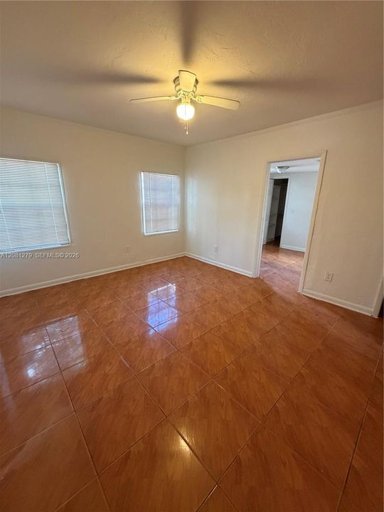 В аренду: $1,950 (2 спален, 1 ванн, 2491 Квадратных фут)