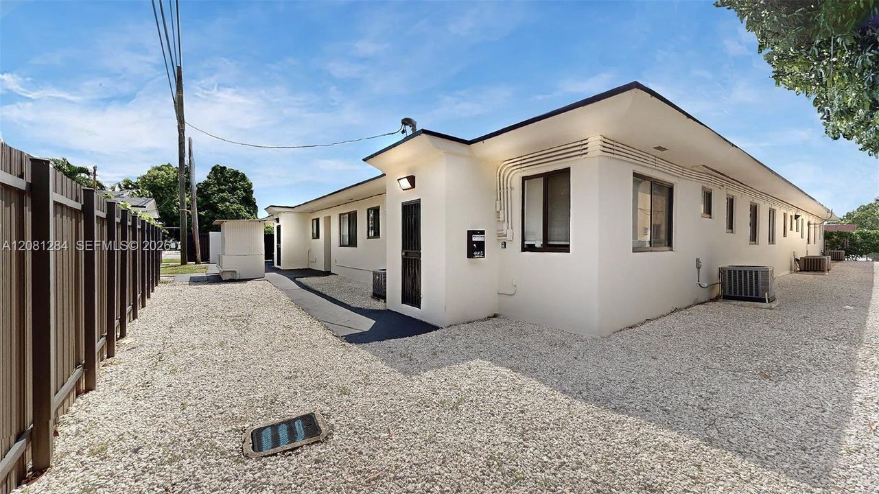В аренду: $1,800 (1 спален, 1 ванн, 750 Квадратных фут)