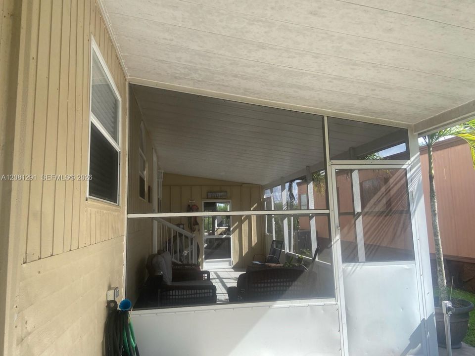 En Venta: $300,000 (4 camas, 2 baños, 1640 Pies cuadrados)