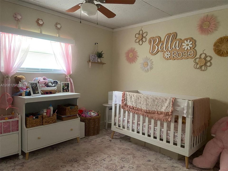 En Venta: $300,000 (4 camas, 2 baños, 1640 Pies cuadrados)