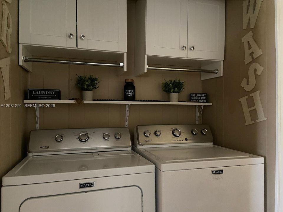 En Venta: $300,000 (4 camas, 2 baños, 1640 Pies cuadrados)